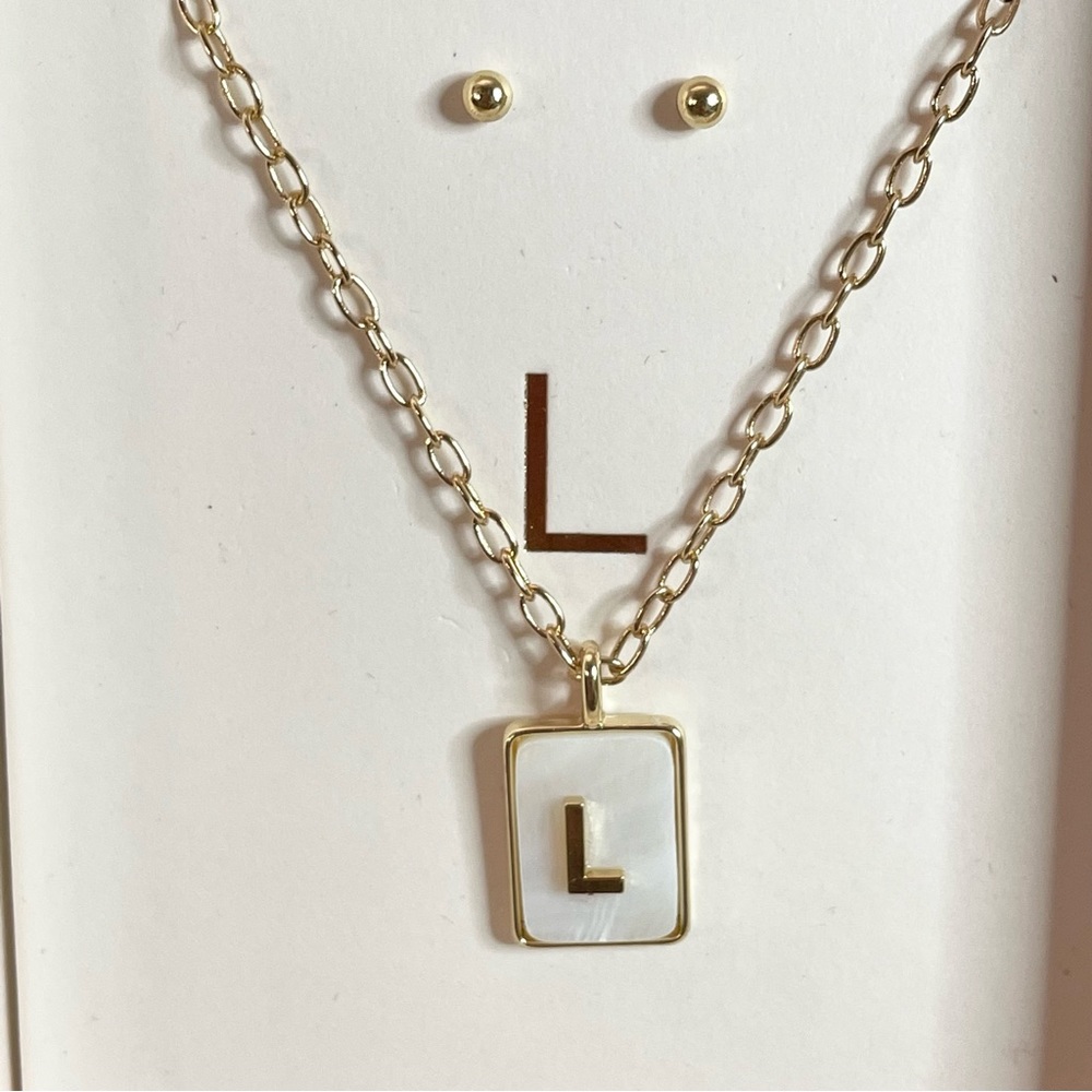 L Genuine mother of pearl 14in necklace NWT